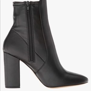 NWOT- Aldo Aurella Ankle Booties Size 9